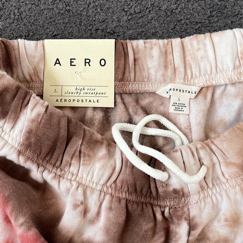 Women’s sweatpants
Size large - Picture 2 of 5